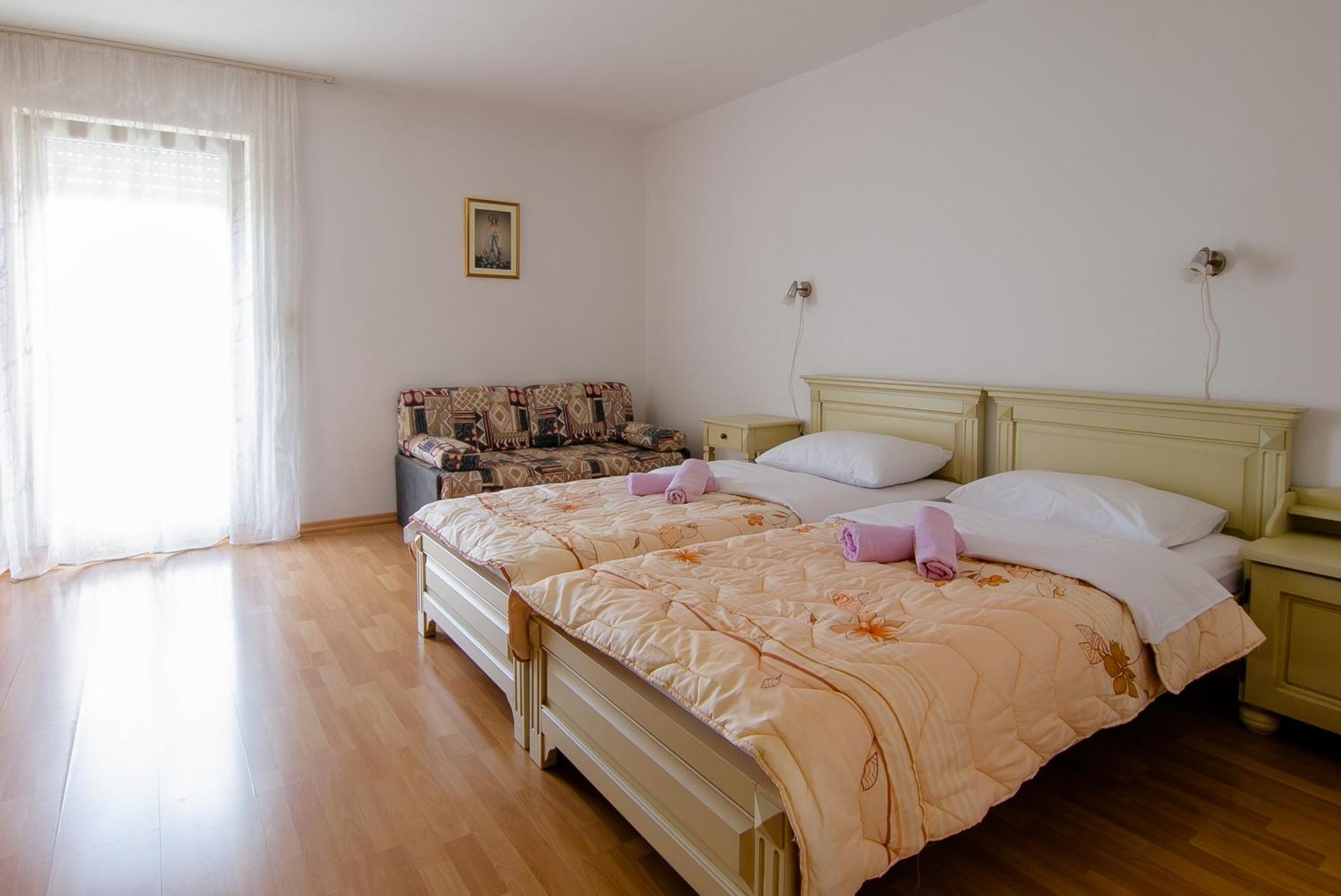 Pension Silvia Меджугорье Экстерьер фото